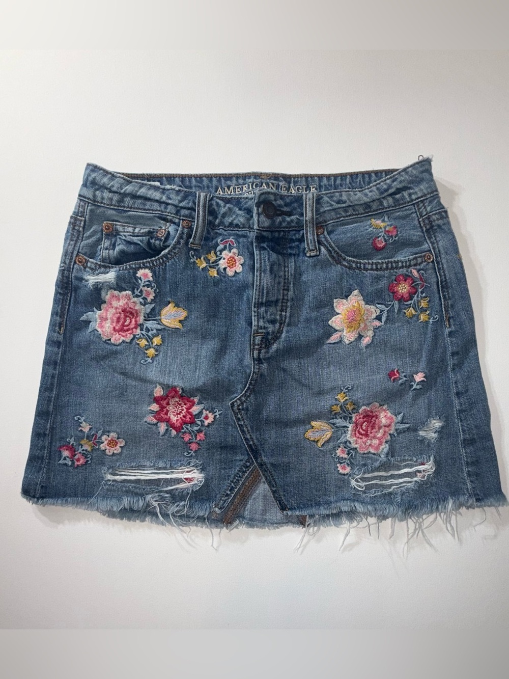 American Eagle Floral Embroidered Distressed Denim Mini Skirt Size 4